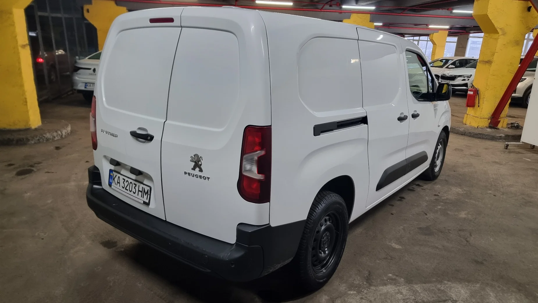 Peugeot Partner photo